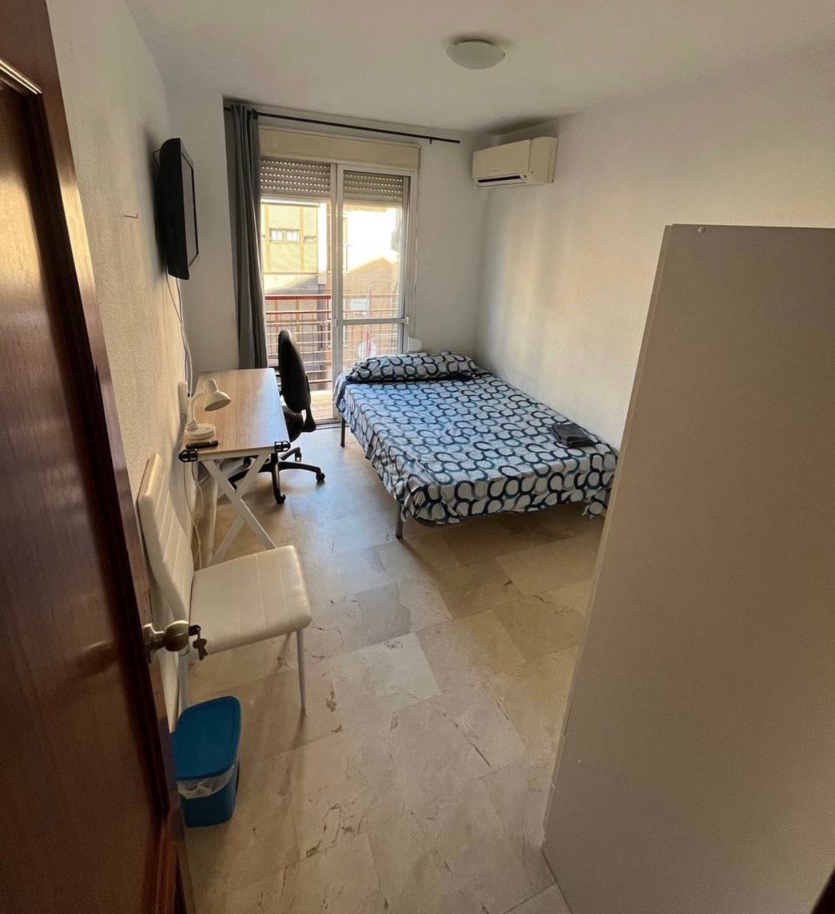 Doble con aire acondicionado · Habitación