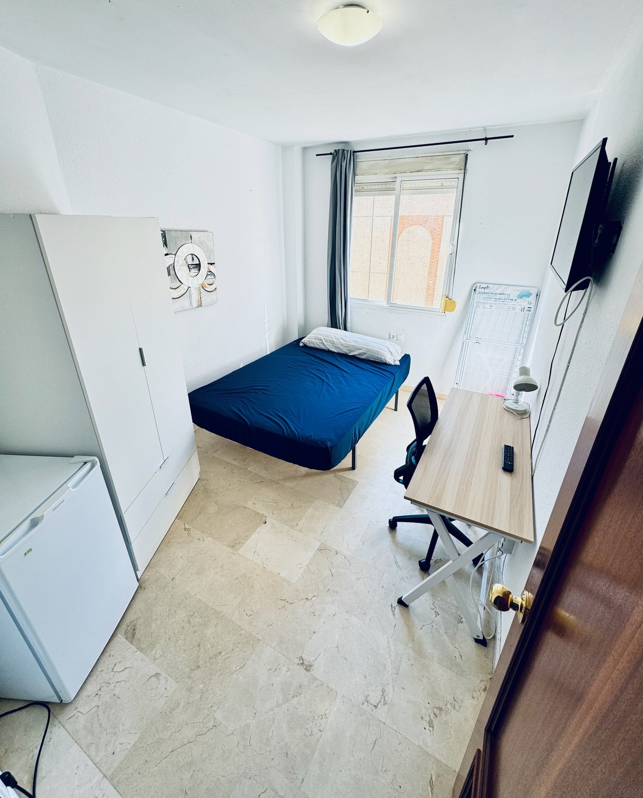 Doble con armario grande · Habitación