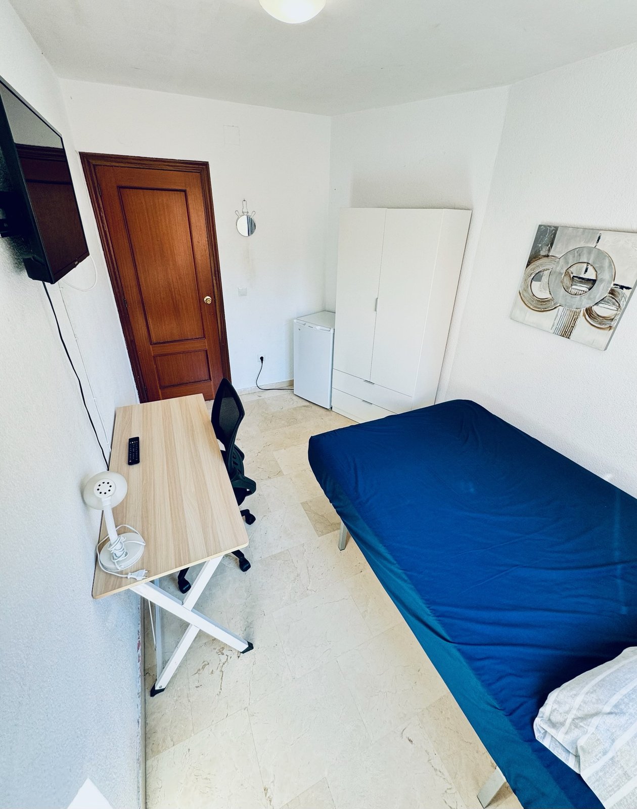 Doble con armario grande · Habitación