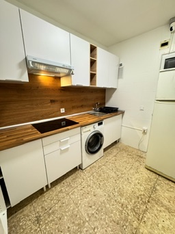 Shared kitchen · general view of the cabinets and appliances