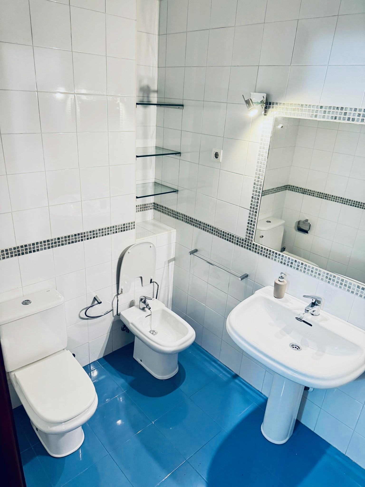 Individual económica · Baño compartido · wc, bidé y lavabo