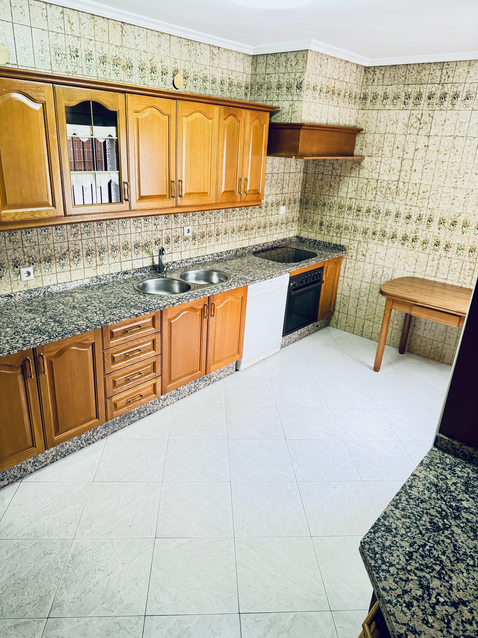 Individual económica · Cocina · fregadero, vitro, horno y lavavajillas